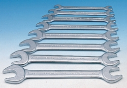 Double open-ended spanner set