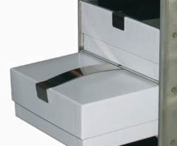 Safety spring lock for cryogenic racks