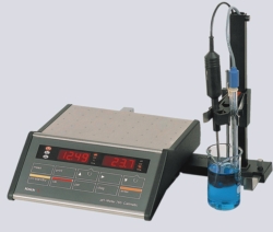 Laboratory pH meter 765