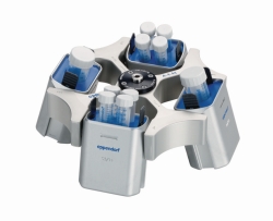 Ausschwingrotor A-4-44 für Zentrifugen 5804/5804 R, 5810/5810 R, inkl. 4 Rechteckbecher à 100 ml