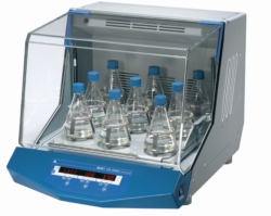 Incubadora con agitación KS 4000i control