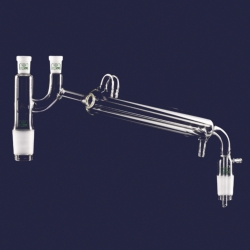 Destillierbr&uuml;cke nach Claisen mit Liebig-K&uuml;hler