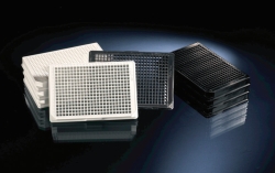 Plaque 384 puits à fond transparent, en PS