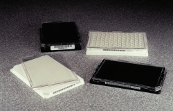 Couvercle pour microplaque à 96 ou 384 puits